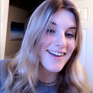 Meet your Posher, Laurie